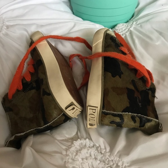 Sneakers - Picture 2 of 2